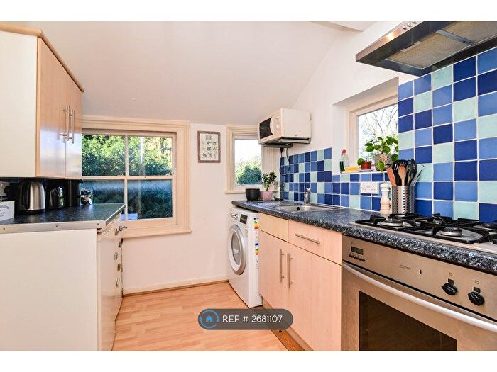 1 Bedroom Flat To Rent In Gambole Road, London, SW17