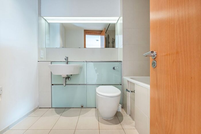 1 Bedroom Flat To Rent In Albert Embankment, London, SE1