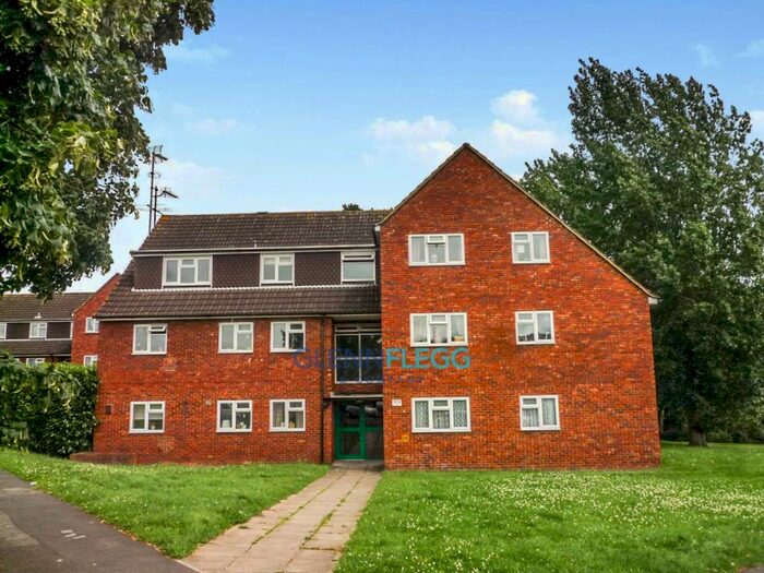 2 Bedroom Ground Flat To Rent In Lent Green Lane, Burnham, SL1