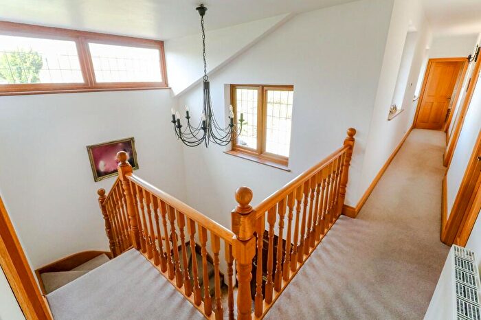 5 Bedroom Detached House For Sale In High Road, Broxbourne, Hertfordshire, EN10
