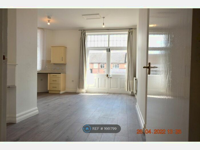 1 Bedroom Flat To Rent In Summerset House, Luton, LU2