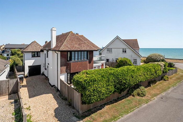 5 Bedroom Detached House To Rent In First Avenue, Felpham, Bognor Regis, PO22
