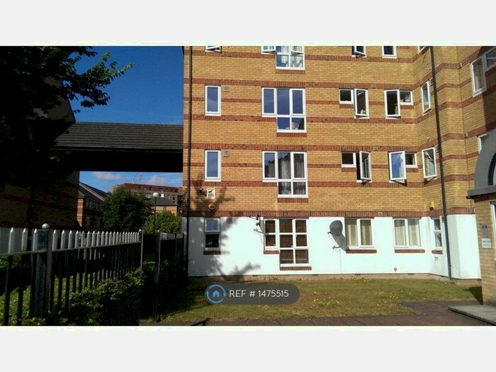 1 Bedroom Flat To Rent In Transom Close, London, SE16