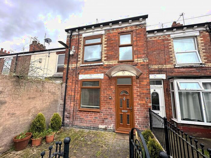 3 Bedroom Terraced House To Rent In De La Pole Avenue, Hull, HU3