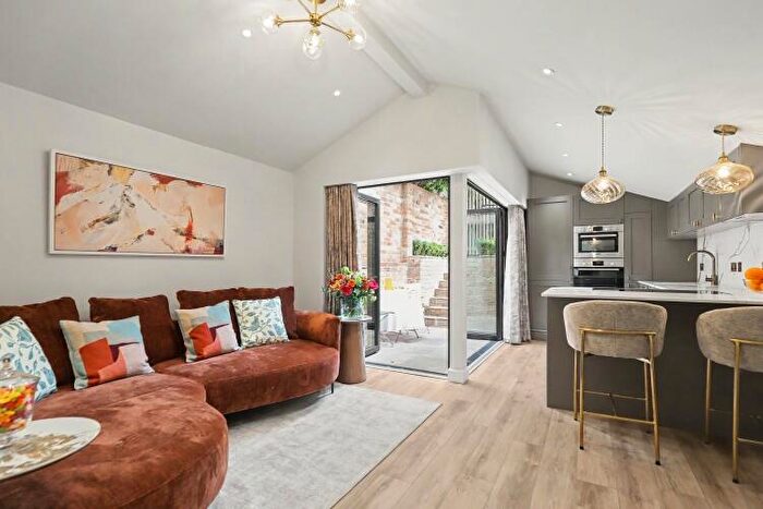 1 Bedroom Apartment To Rent In James Street, Oxford, OX4