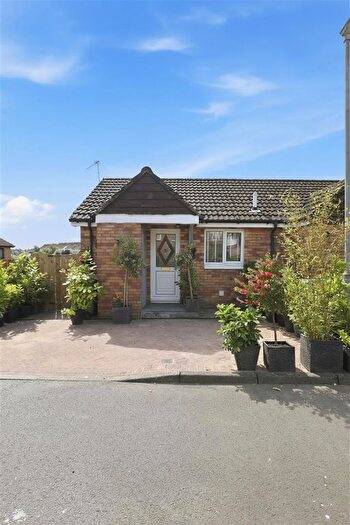 2 Bedroom End Terrace House For Sale In , Hawthorn Avenue, Dumbarton, West Dunbartonshir, G82