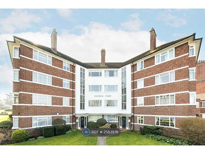 2 Bedroom Flat To Rent In Upper Richmond Road West, London, SW14