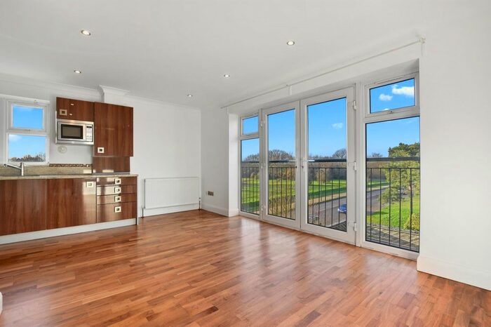 1 Bedroom Flat To Rent In Croft Way, London, TW10