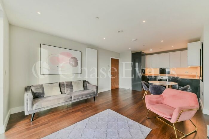 2 Bedroom Flat To Rent In Samuelson House, Greenview Court, Southall, UB2