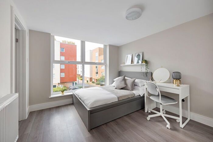 1 Bedroom Property To Rent In Flint Close, London, E15