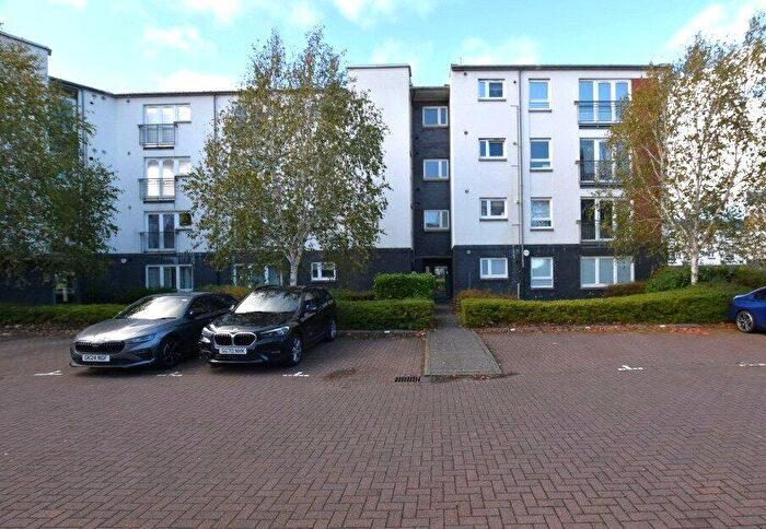 2 Bedroom Apartment For Sale In Whimbrel Way, Renfrew, Renfrewshire, PA4