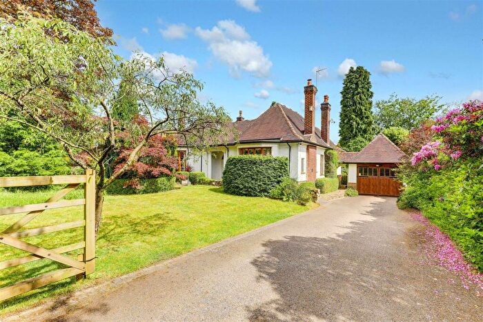 4 Bedroom Detached House For Sale In Nottingham Road, Ravenshead, Nottinghamshire, NG15