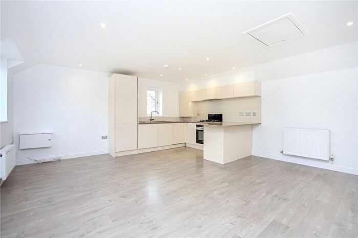 2 Bedroom Flat To Rent In Dunalley Court, Cheltenham, Gloucestershire, GL50