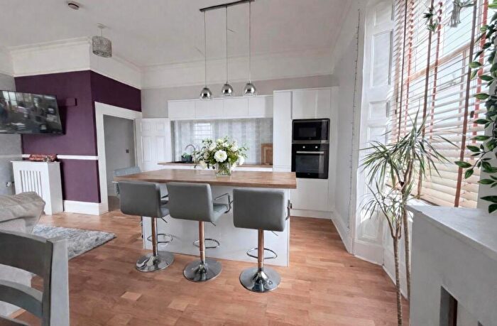 1 Bedroom Flat For Sale In Grange Court, Hanham, Bristol, BS15