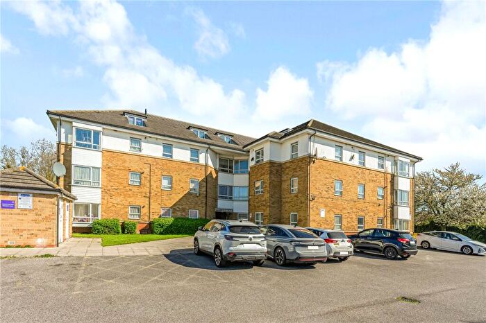 2 Bedroom Flat For Sale In Pavilion Court, Goresbrook Road, Dagenham, RM9