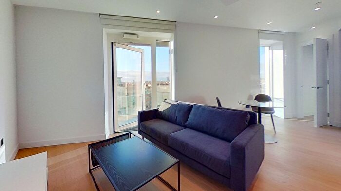 1 Bedroom Flat To Rent In Lincoln Apartments, Fountain Park Way, Hammersmith And Fulham, W12