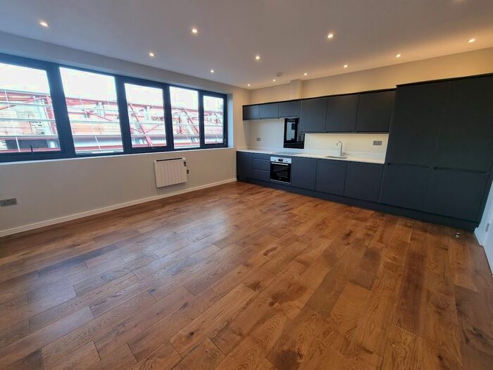 1 Bedroom Flat To Rent In Arcadia Avenue, Finchley, N3