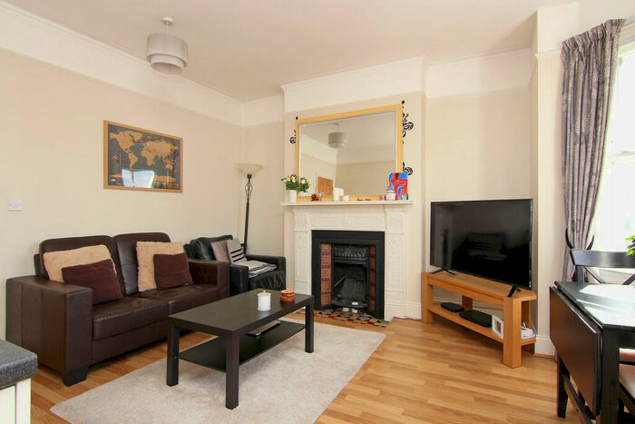 1 Bedroom Flat To Rent In Latchmere Road, Battersea, SW11