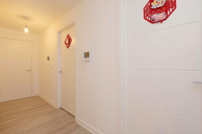 2 Bedroom Flat For Sale In Flat, Kingsburgh Crescent, Granton, Edinburgh, EH5
