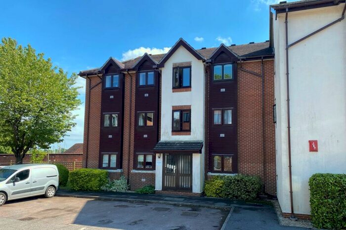 2 Bedroom Flat To Rent In Compass Point, Fareham, PO16