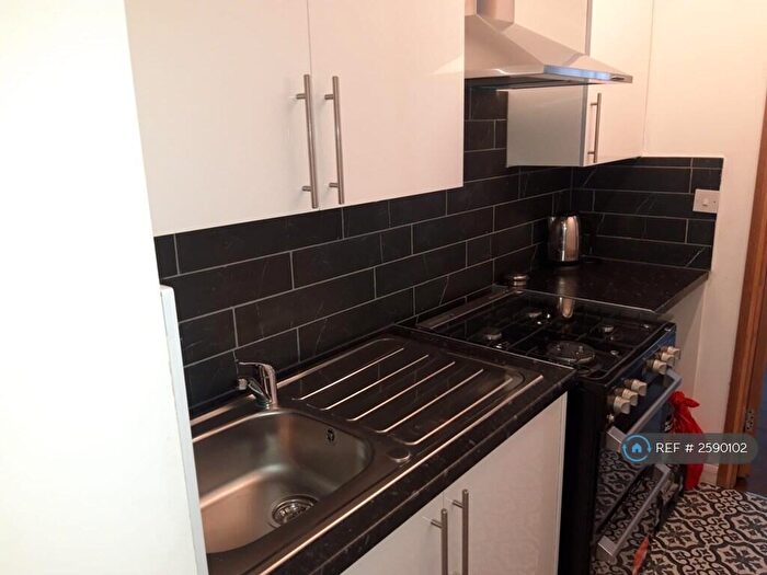 1 Bedroom Flat To Rent In Bethnal Green Road, London, E2