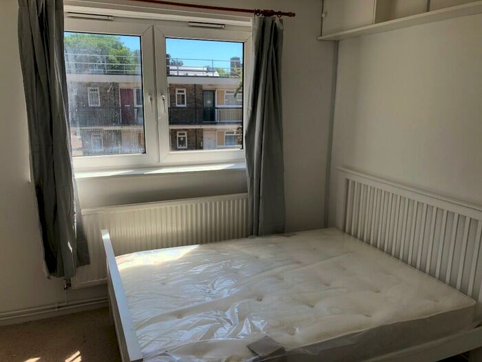3 Bedroom Flat To Rent In Key Close, London, E1
