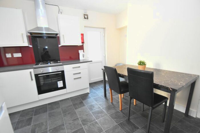 5 Bedroom Property To Rent In Monthermer Road, Cathays, Cardiff, CF24