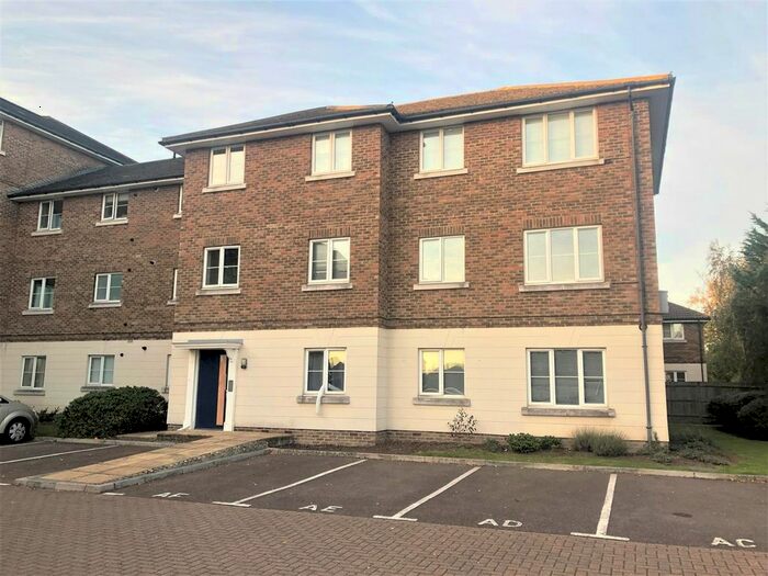 2 Bedroom Flat To Rent In Baker Crescent, Dartford DA1