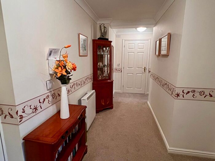 2 Bedroom Apartment For Sale In Wellington Court, Beechwood Avenue, Deal, CT14