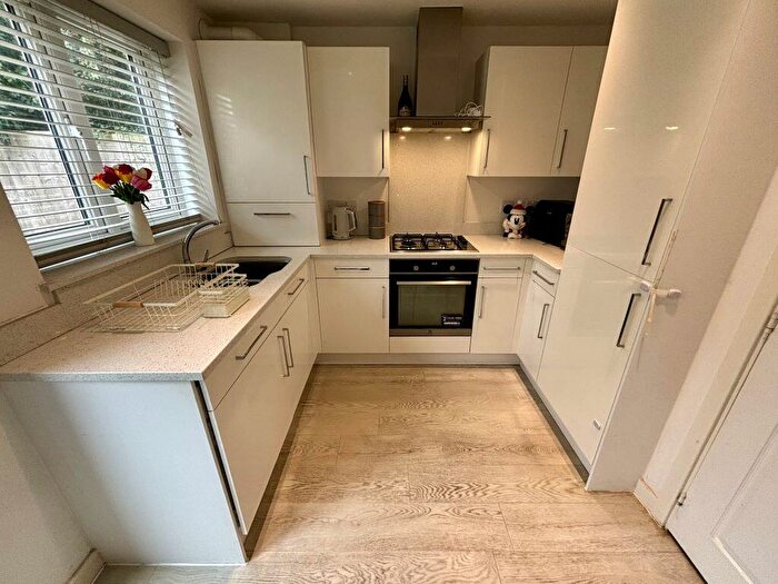 3 Bedroom End Of Terrace House For Sale In Montacute Road, Yeovil, Somerset, BA20