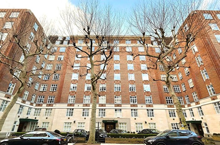2 Bedroom Flat To Rent In South Audley Street, Mayfair, London, W1K