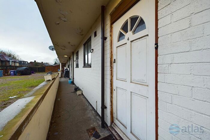 2 Bedroom Apartment For Sale In Woolton Court, Woodvale Road, Woolton, L25