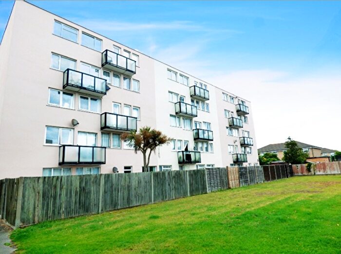 2 Bedroom Maisonette To Rent In Williams Close, Gosport, PO13