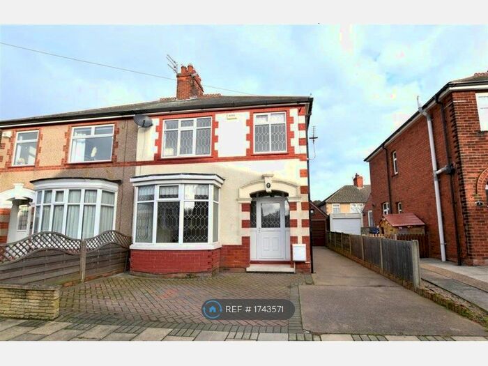 3 Bedroom Semi-Detached House To Rent In Sycamore Avenue, Grimsby, DN33