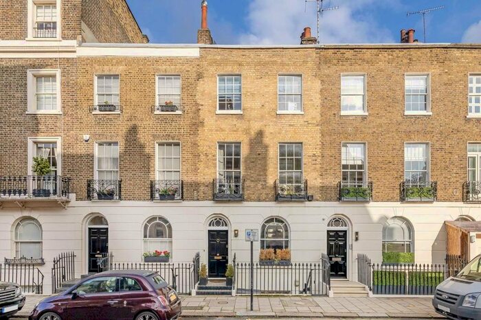 3 Bedroom Property To Rent In Eaton Terrace, London, SW1W