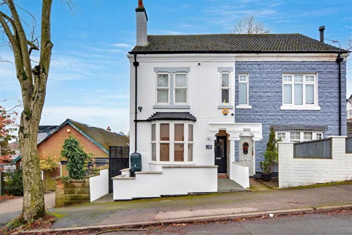 3 Bedroom Semi Detached House For Sale In Robinson Road, Nottingham, NG3