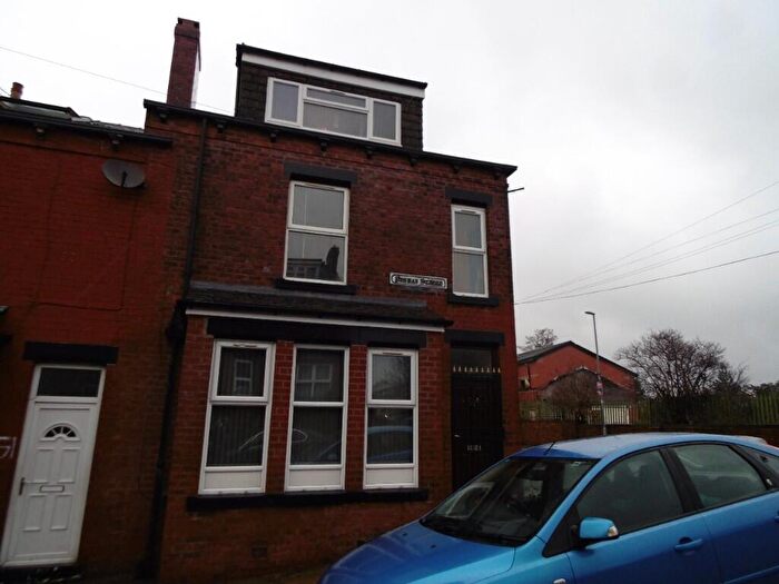 2 Bedroom Flat To Rent In Conway Street, Leeds, LS8