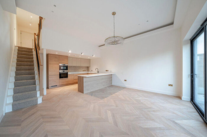 4 Bedroom Semi Detached House For Sale In Hartley Old Road, Purley, CR8