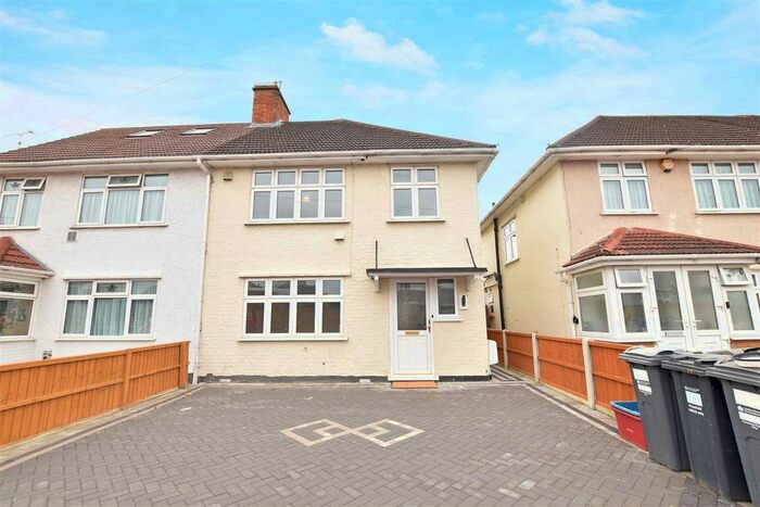 3 Bedroom Semi-Detached House To Rent In Victoria Gardens, Heston, Hounslow, TW5