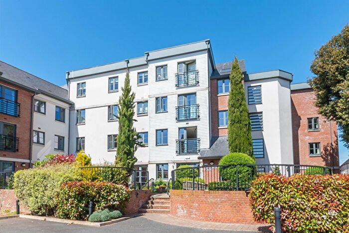 2 Bedroom Flat For Sale In White Horse Lane, Maldon, CM9