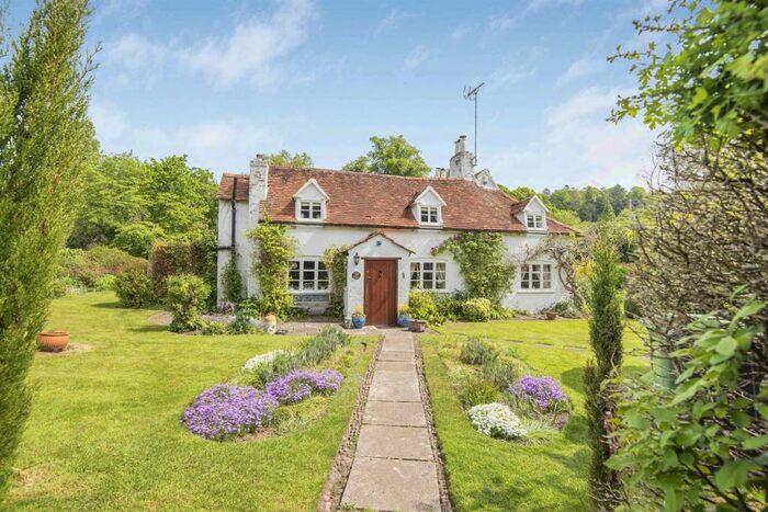 3 Bedroom Detached House For Sale In Old Bix Road, Lower Assendon, RG9