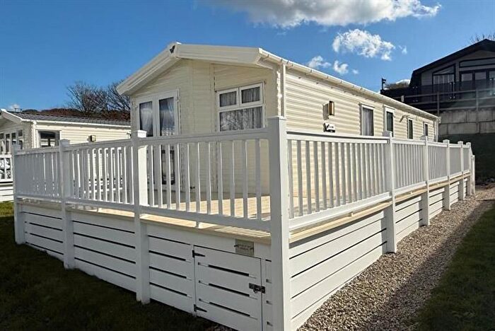 2 Bedroom Property For Sale In Newquay, TR8