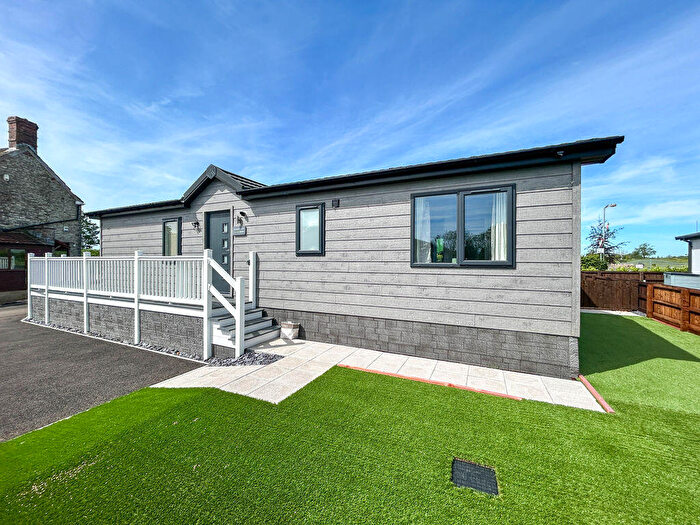 2 Bedroom Property For Sale In Manleaze Residential Park, Shepton Mallet, BA4