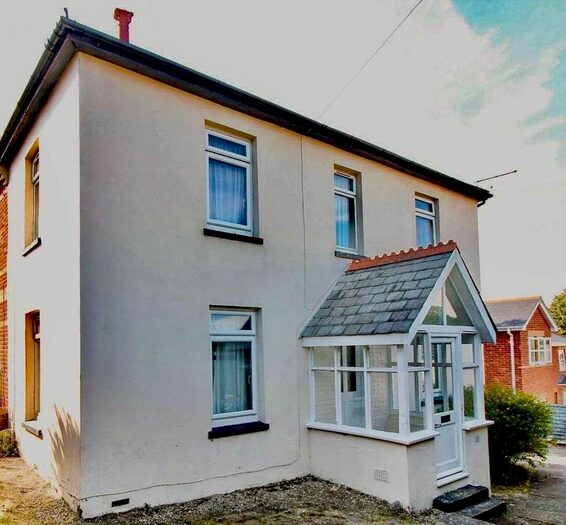 4 Bedroom Detached House To Rent In Ridley Road, Winton, Bournemouth, BH9