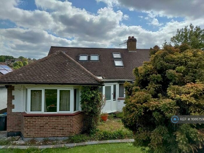 4 Bedroom Semi-Detached House To Rent In Hartley Hill, Purley, CR8