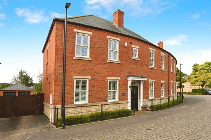 4 Bedroom Semi-Detached House For Sale In Medland Drive, Bracebridge Heath, Lincoln, Lincolnshire, LN4