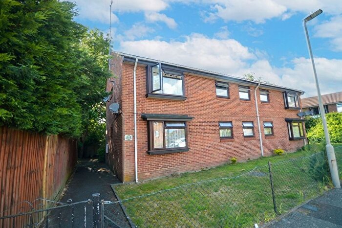 1 Bedroom Flat To Rent In The Mead, Beaconsfield, HP9