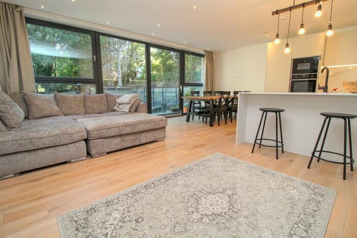 2 Bedroom Apartment To Rent In Lindsay Road, Poole, BH13