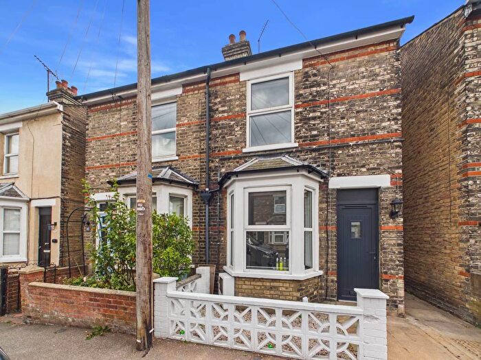 3 Bedroom Semi-Detached House To Rent In Morant Road, Colchester, Essex, CO1