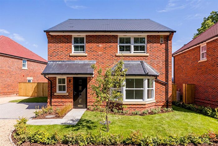 4 Bedroom Detached House To Rent In King Farm Lane, Hordle, Lymington, SO41